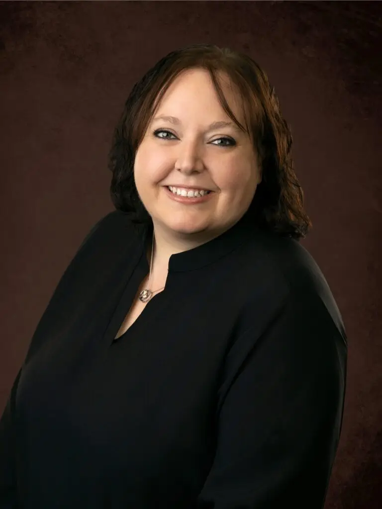 Shawna Curto, Internal Accountant of Groathouse Construction
